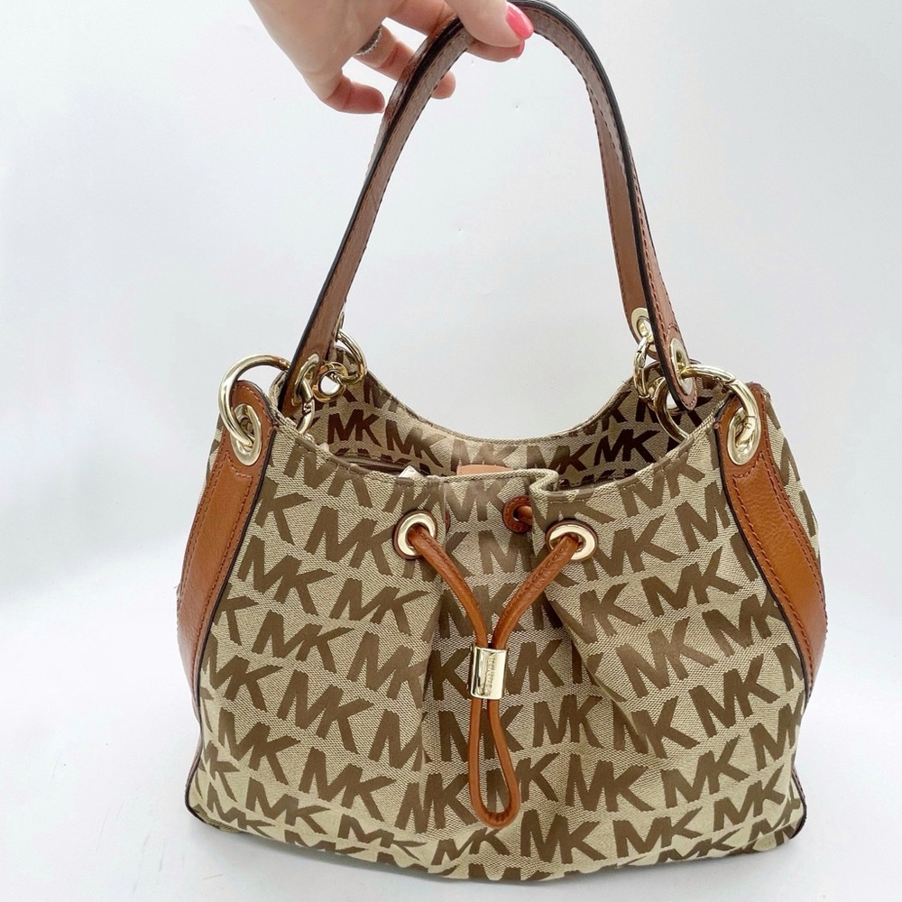 Michael Kors Ludlow Canvas Jacquard Logo Shoulder Tote Bag Beige Brown Classic